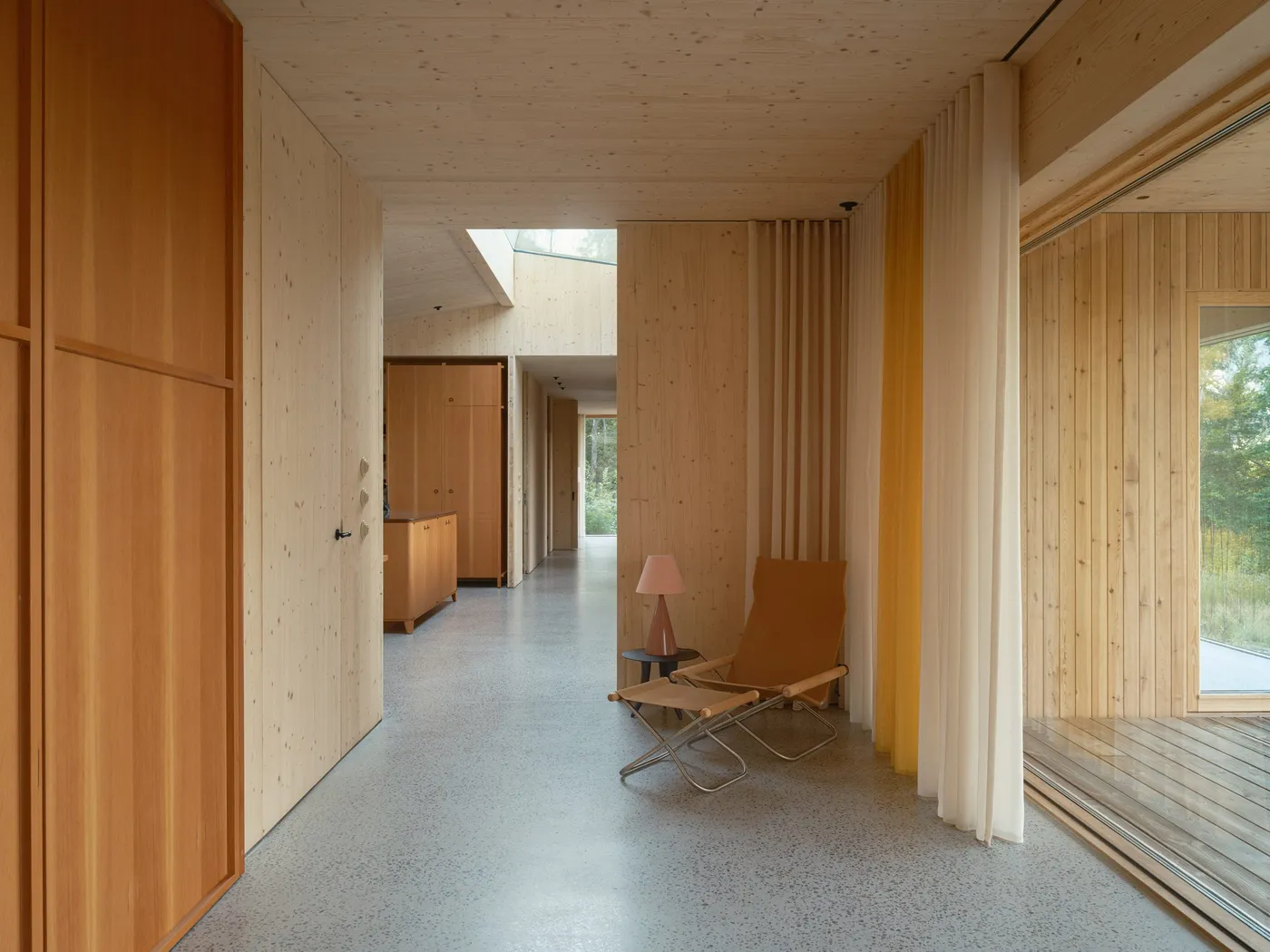 Johan Sundberg Arkitektur nestles timber summer house within Swedish woodland — 靈感參考圖片 5