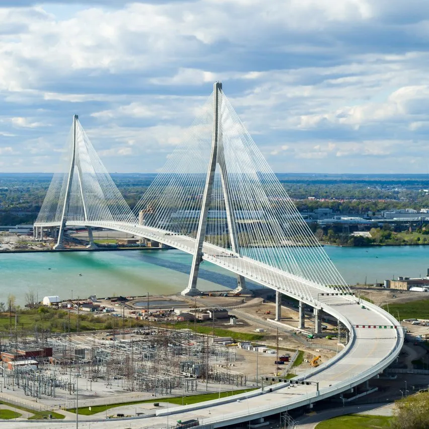 "Gently curving" Gordie Howe International Bridge opens between US and Canada — 靈感參考圖片 1