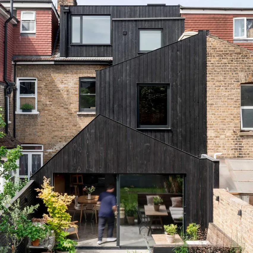 Eight buildings with dramatic charred-timber facades — 靈感參考圖片 1