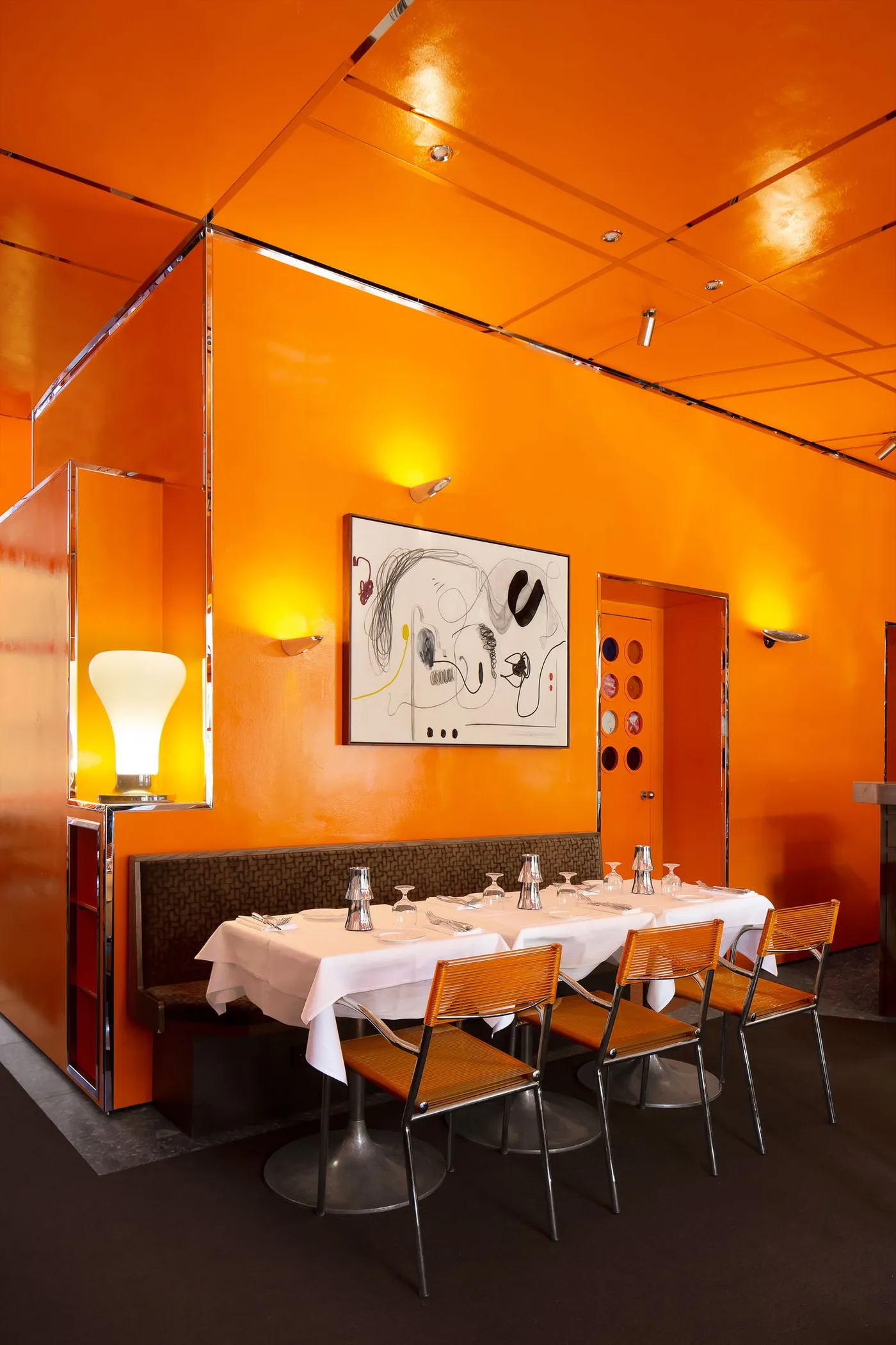Trattoria Breda by Allen Kaufmann Architekten Flirts With Ugly and Lands Firmly on Cool. — 靈感參考圖片 1