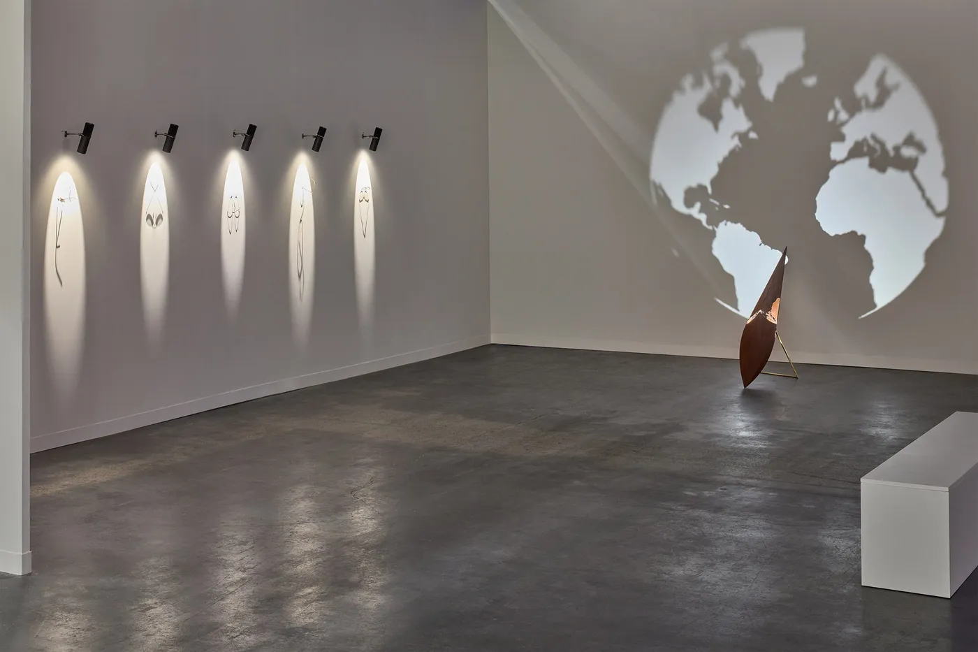 Fabrizio Corneli creates dramatic installation for glasses brand Lindberg — 靈感參考圖片 4