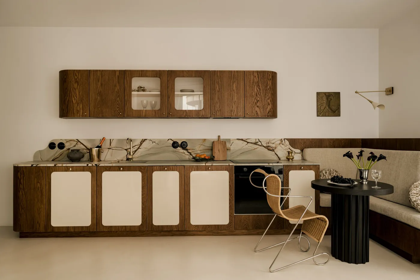 Compact Warsaw apartment evokes "ingenuity and efficiency" of maritime architecture — 靈感參考圖片 2