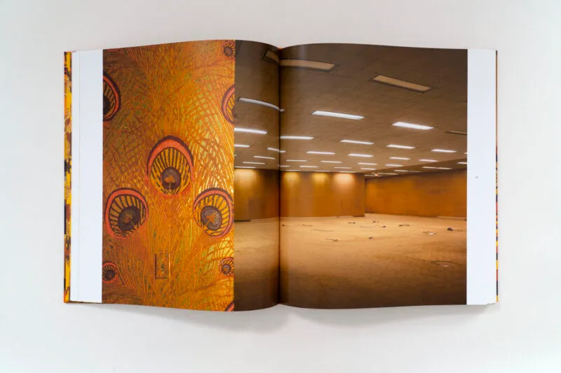 A New Book Preserves the Lost Interiors of Ebony and Jet’s Chicago Headquarters — 靈感參考圖片 3