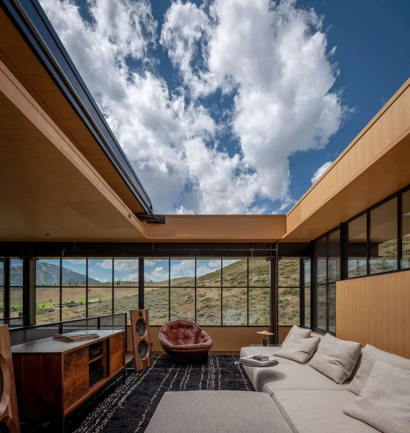 Olson Kundig crowns Sky View house with retractable roof — 靈感參考圖片 4