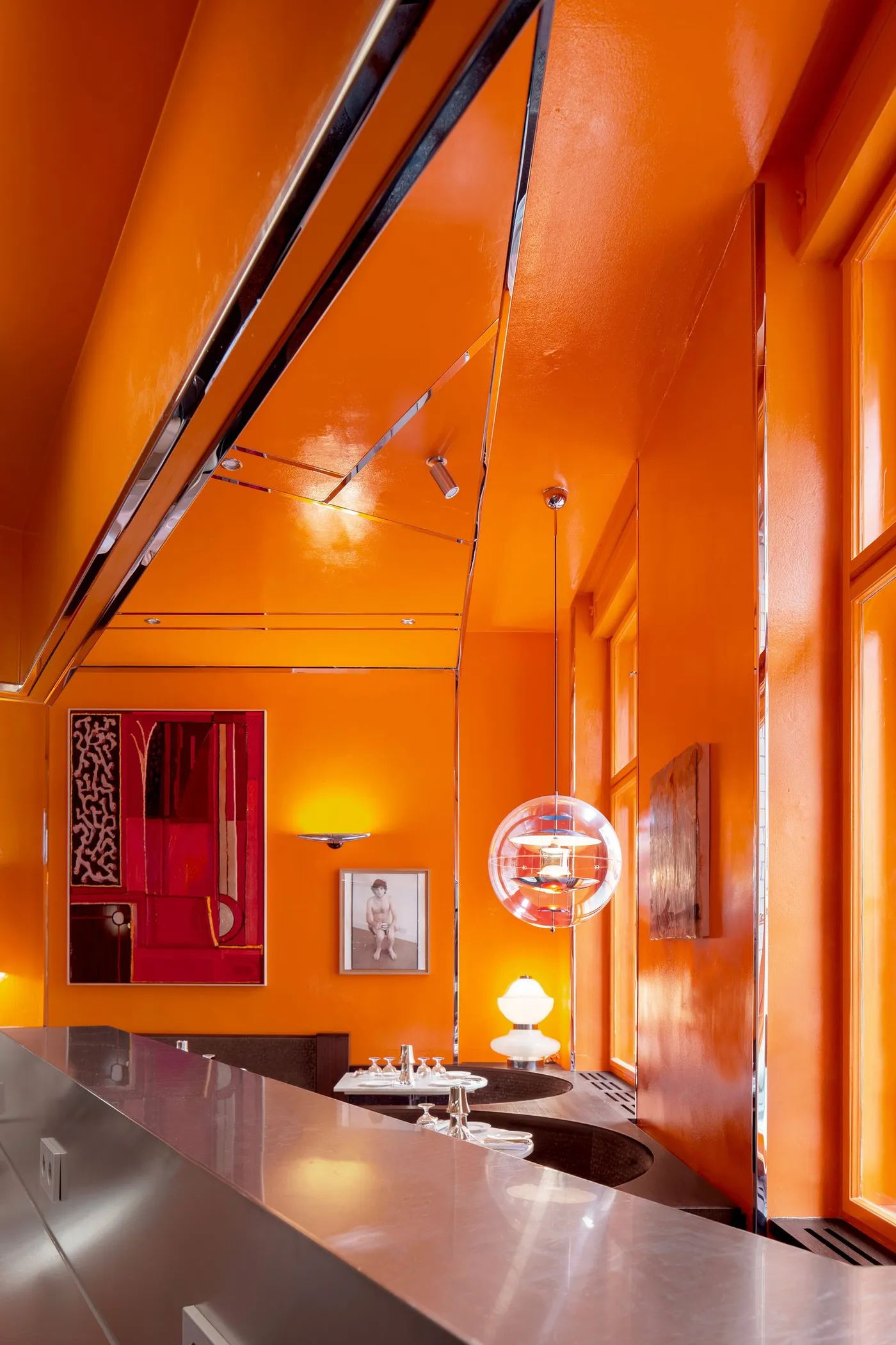 Trattoria Breda by Allen Kaufmann Architekten Flirts With Ugly and Lands Firmly on Cool. — 靈感參考圖片 3