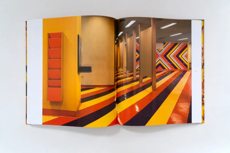 A New Book Preserves the Lost Interiors of Ebony and Jet’s Chicago Headquarters — 靈感參考圖片 5