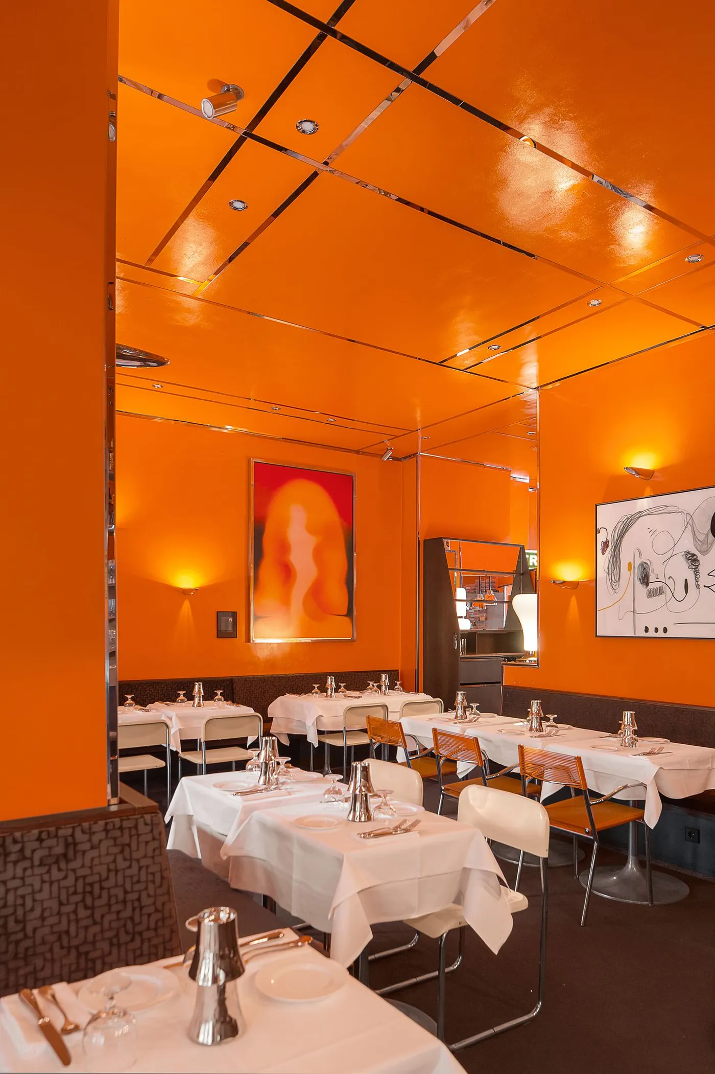 Trattoria Breda by Allen Kaufmann Architekten Flirts With Ugly and Lands Firmly on Cool. — 靈感參考圖片 2