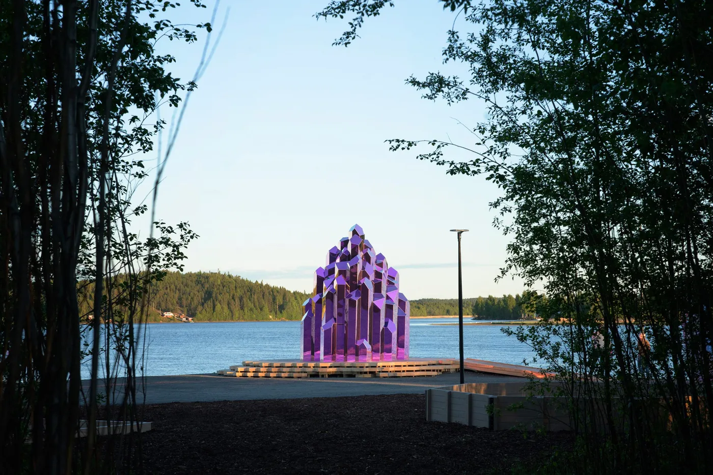 Crystal-shaped sauna rises from former industrial site in Sweden — 靈感參考圖片 2